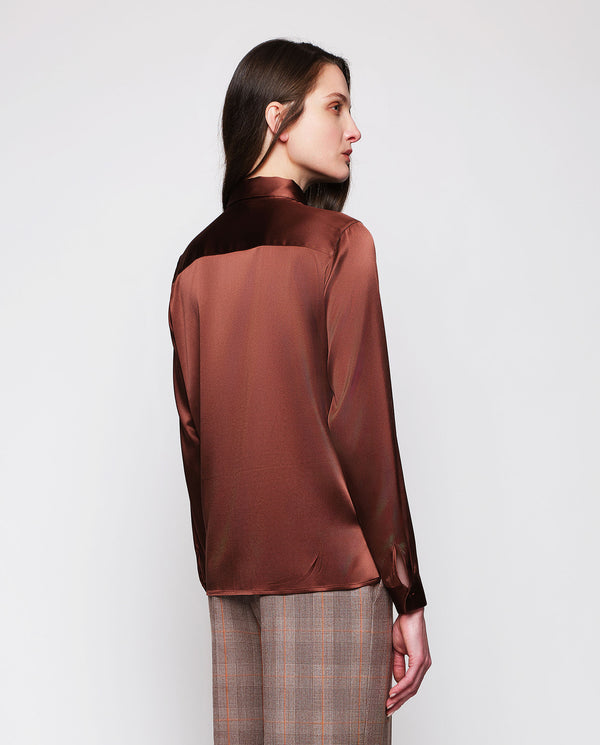 Blusa de seda marrón chocolate by MIRTO