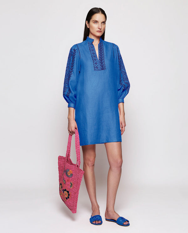 Vestido corto de lino bordado azul by MIRTO