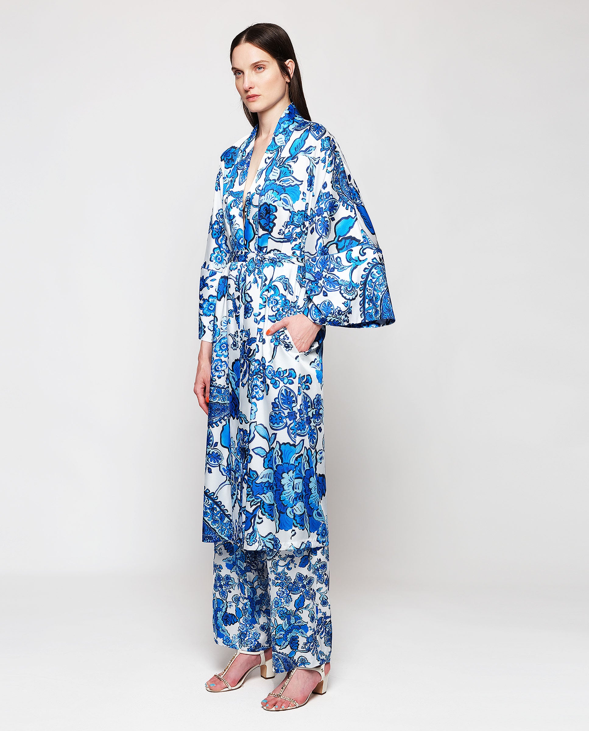 Kimono en twill estampado paisley azul by MIRTO