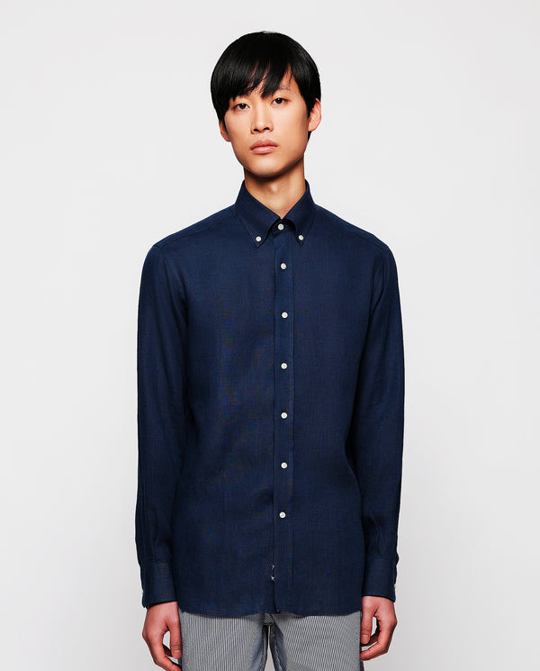 Camisa casual de lino azul marino by MIRTO