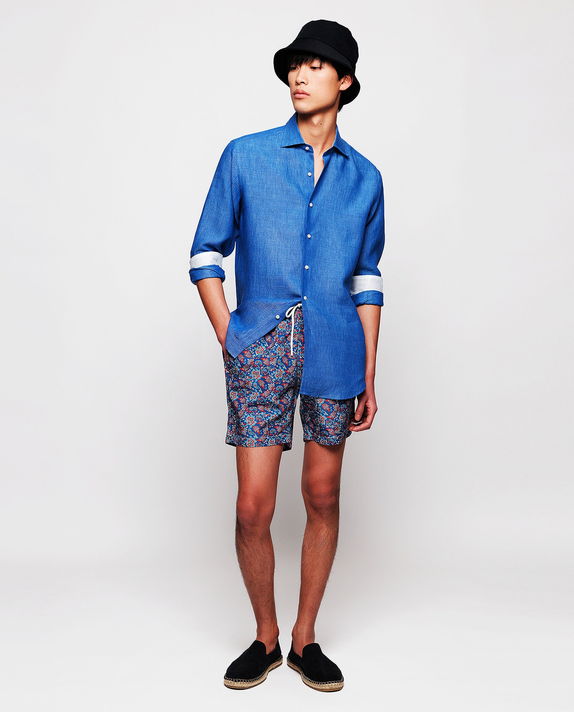 Camisa casual de lino azul royal by MIRTO