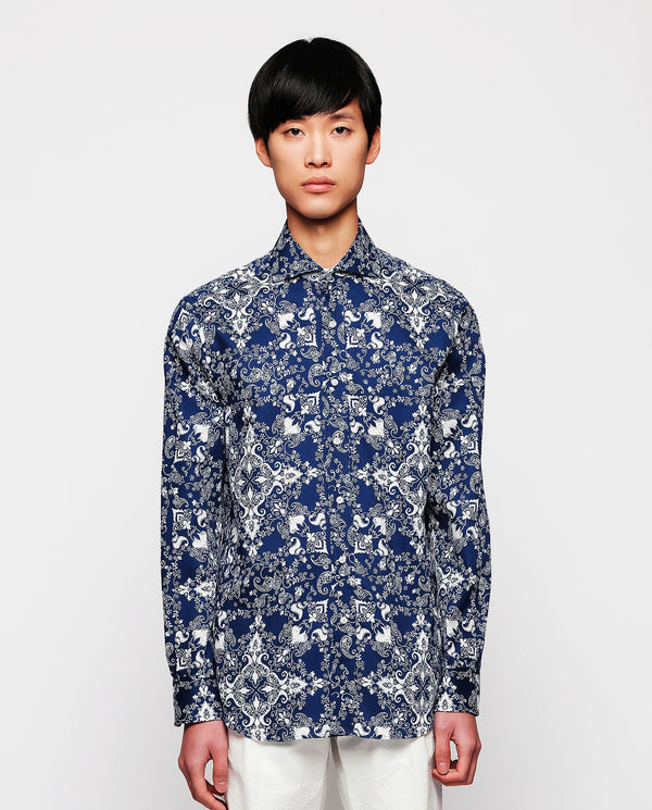 Camisa casual de algodón estampada azul by MIRTO