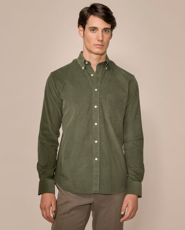 Camisa casual lisa de pana manga larga verde