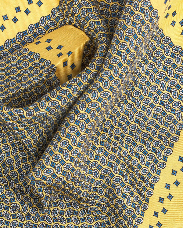 Pañuelo estampado de seda amarillo by MIRTO